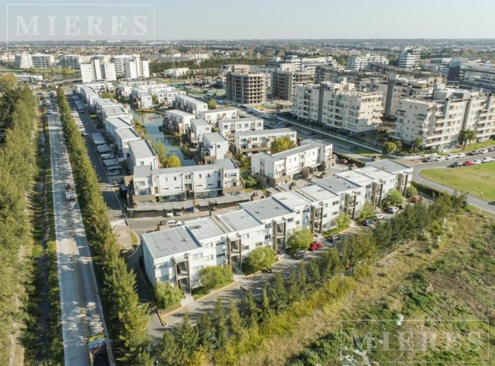 Departamento en Alquiler 3 ambientes con jardín Plaza Sendero Nordelta 1