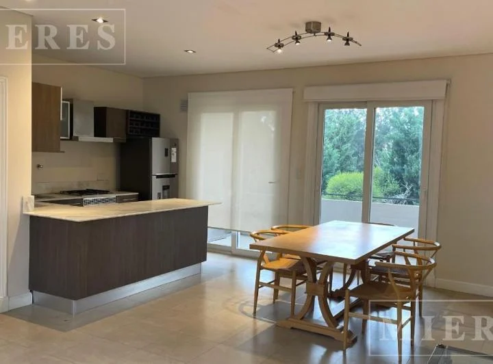 Excelente departamento de 3 ambientes con mejoras en Chateau del Palmar en Alquiler Sin muebles 1