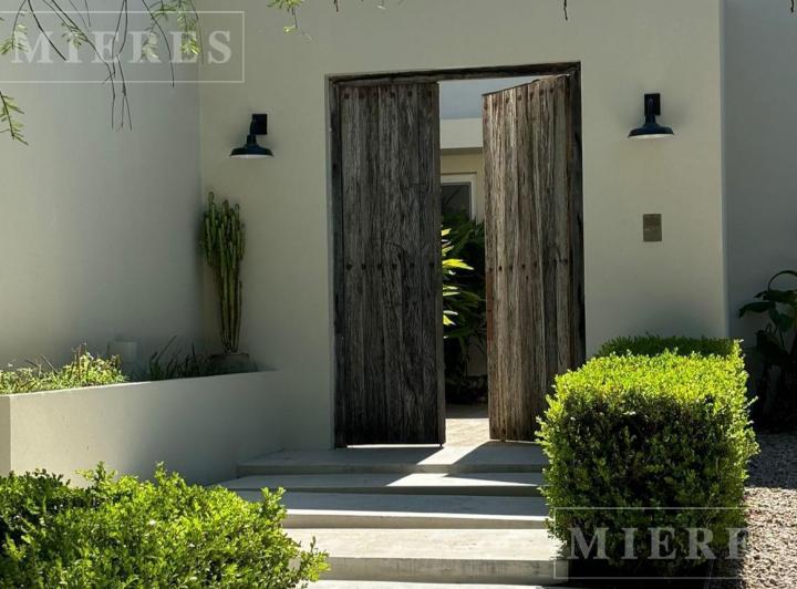 Casa en alquiler temporario en Senderos I 1
