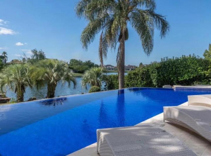 Casa en alquiler con muebles  en el Barrio Los Castores, Nordelta 1