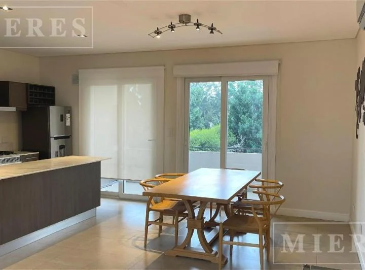 Excelente departamento de 3 ambientes con mejoras en Chateau del Palmar en Alquiler Sin muebles 2
