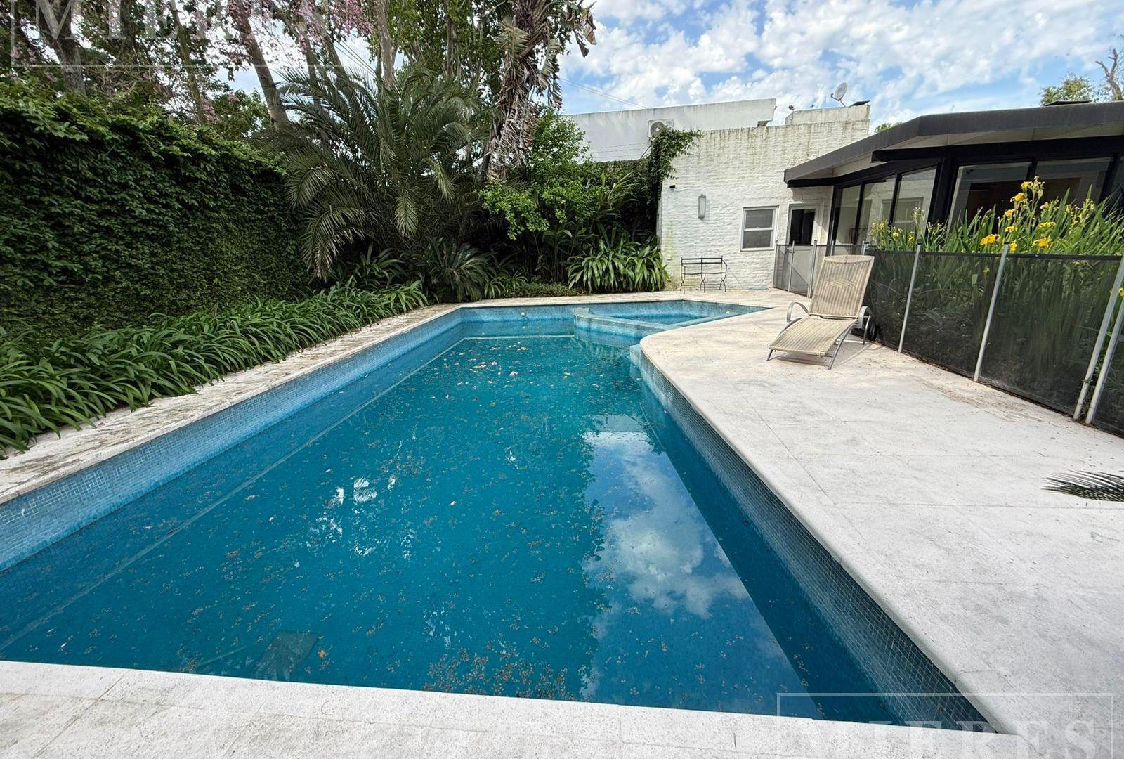 Muy linda casa en alquiler en Las Lomas- La Merced.