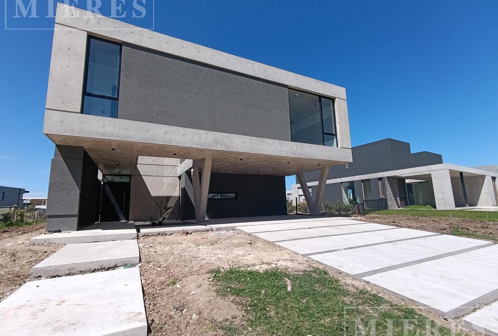 Casa en venta en La Calesa, Pilará