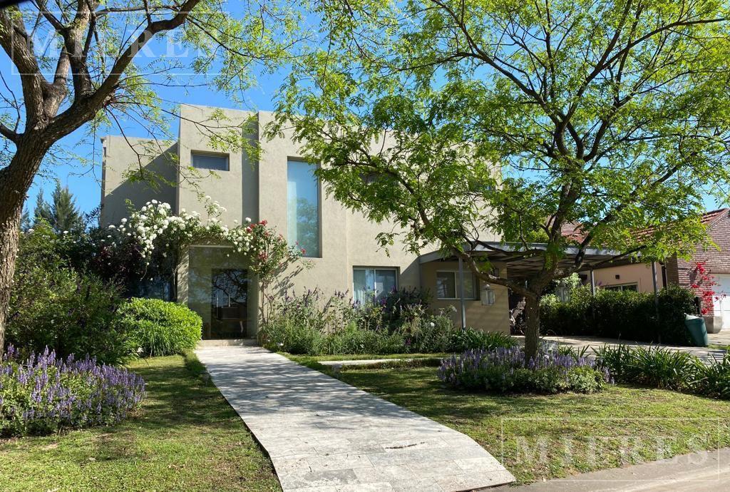 Casa en alquiler anual con muebles en el Barrio San Agustín, Villanueva.