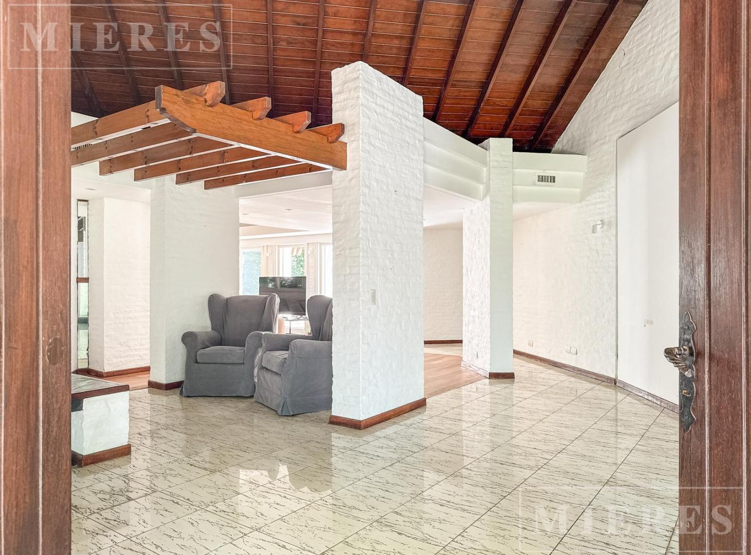Casa en alquiler temporario desde el 28 de Diciembre hasta el 29 de Febrero en Highland Park