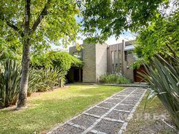 Casa en alquiler anual en Santa María de Tigre al río con Muebles.