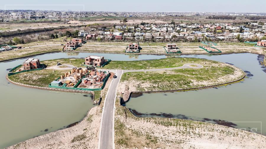 Lote en venta en San Fermín con excelente orientación y tamaño.