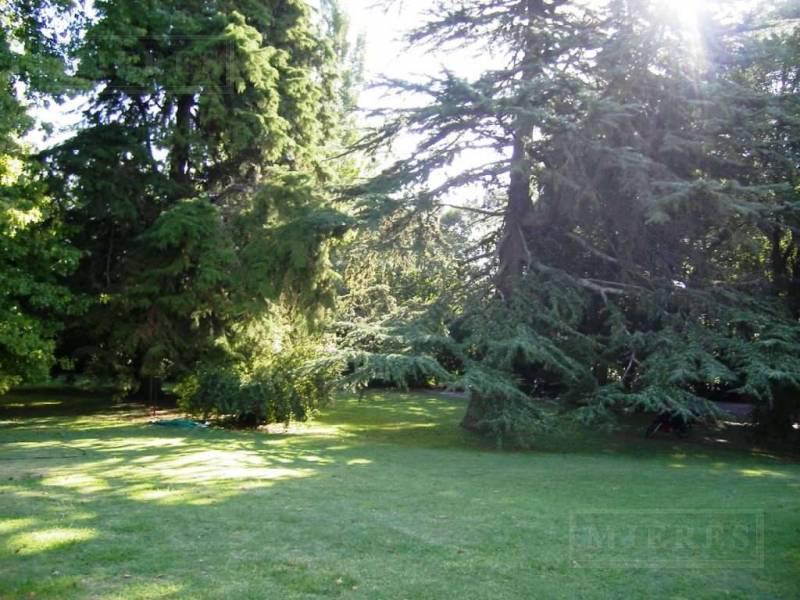 Terreno de 1800 mts en Highland Park C.C.