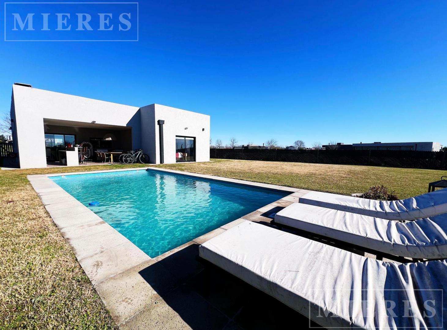 Casa en venta en area 12 San Sebastian