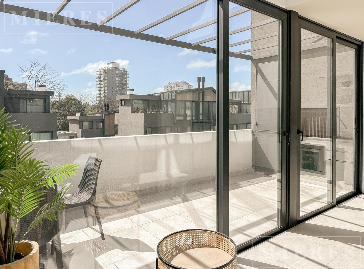 Departamento en dúplex a estrenar en venta en Beccar.