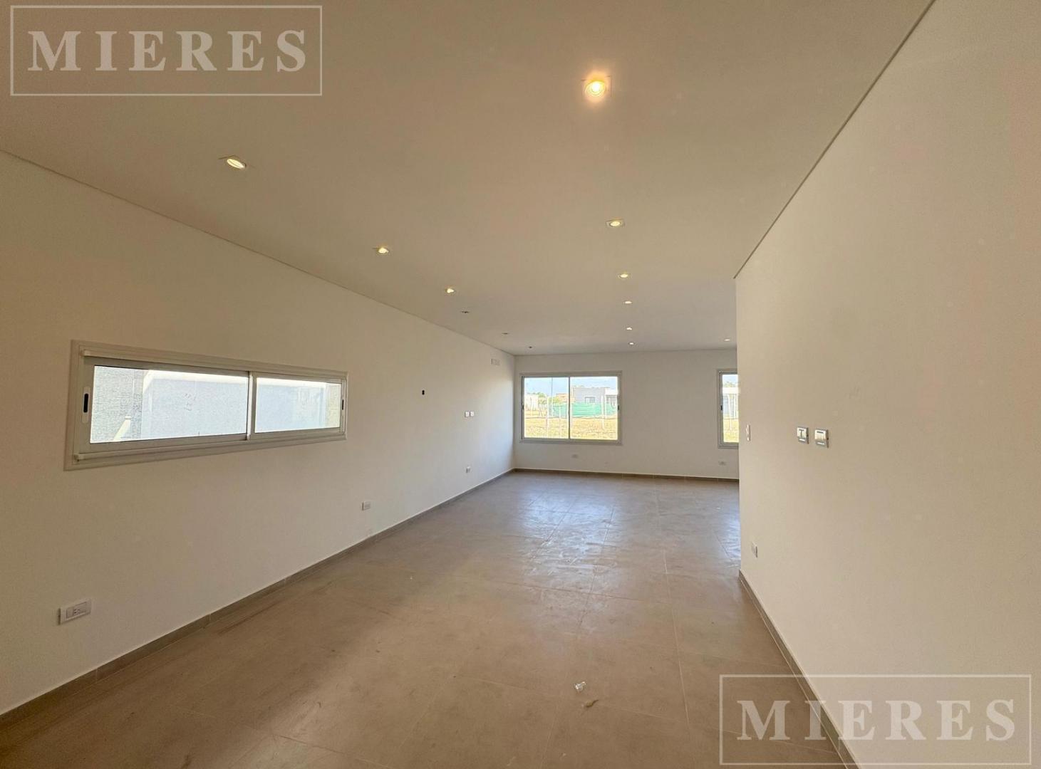 Casa en venta en Santa Lucia, Pilar del Este