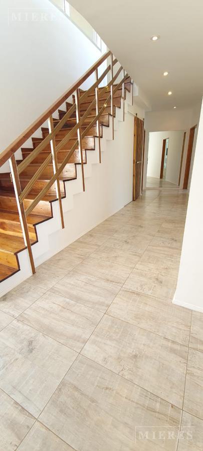 Foto de Casa en alquiler anual sobre lote interno en Haras Santa Maria Barrio, imagen 4