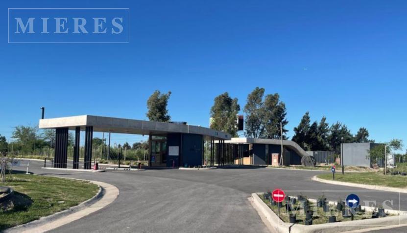 Lote en venta en San Fermin! Lote al agua en isla!