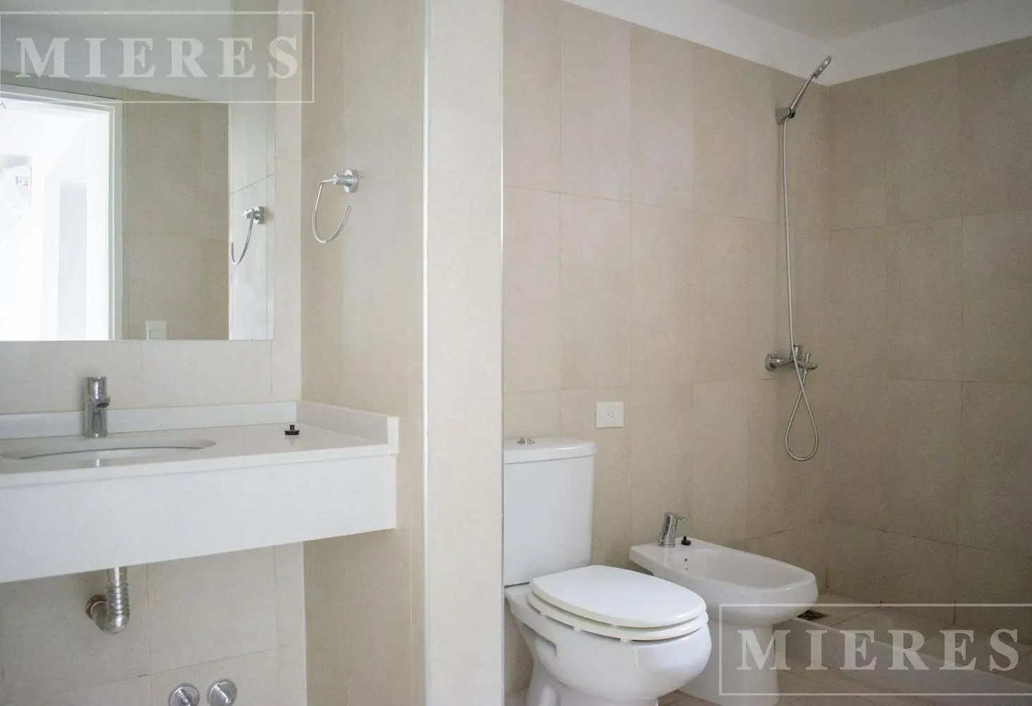 Departamento en venta en ZUG Caamaño 8