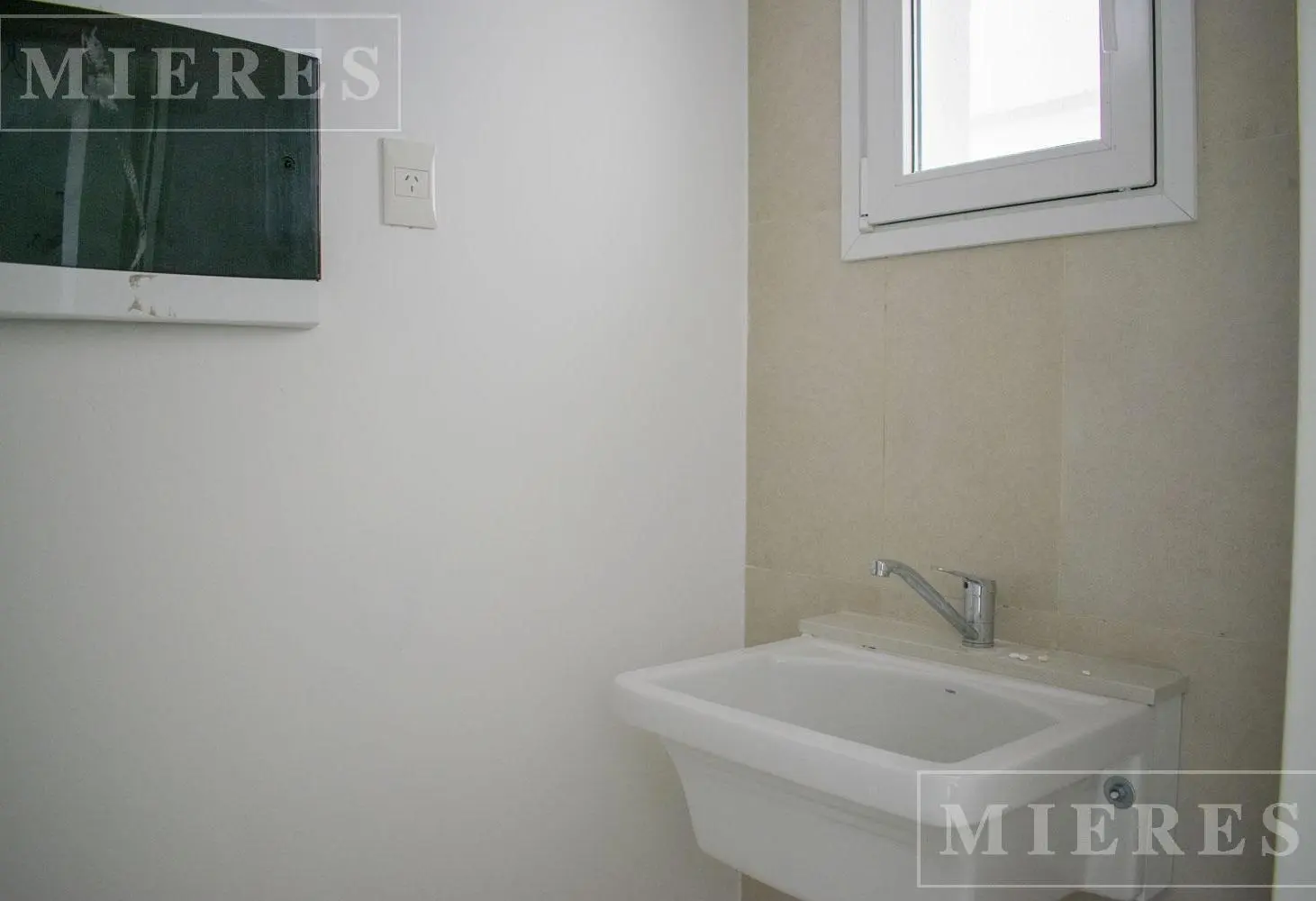 Departamento en venta en ZUG Caamaño 4