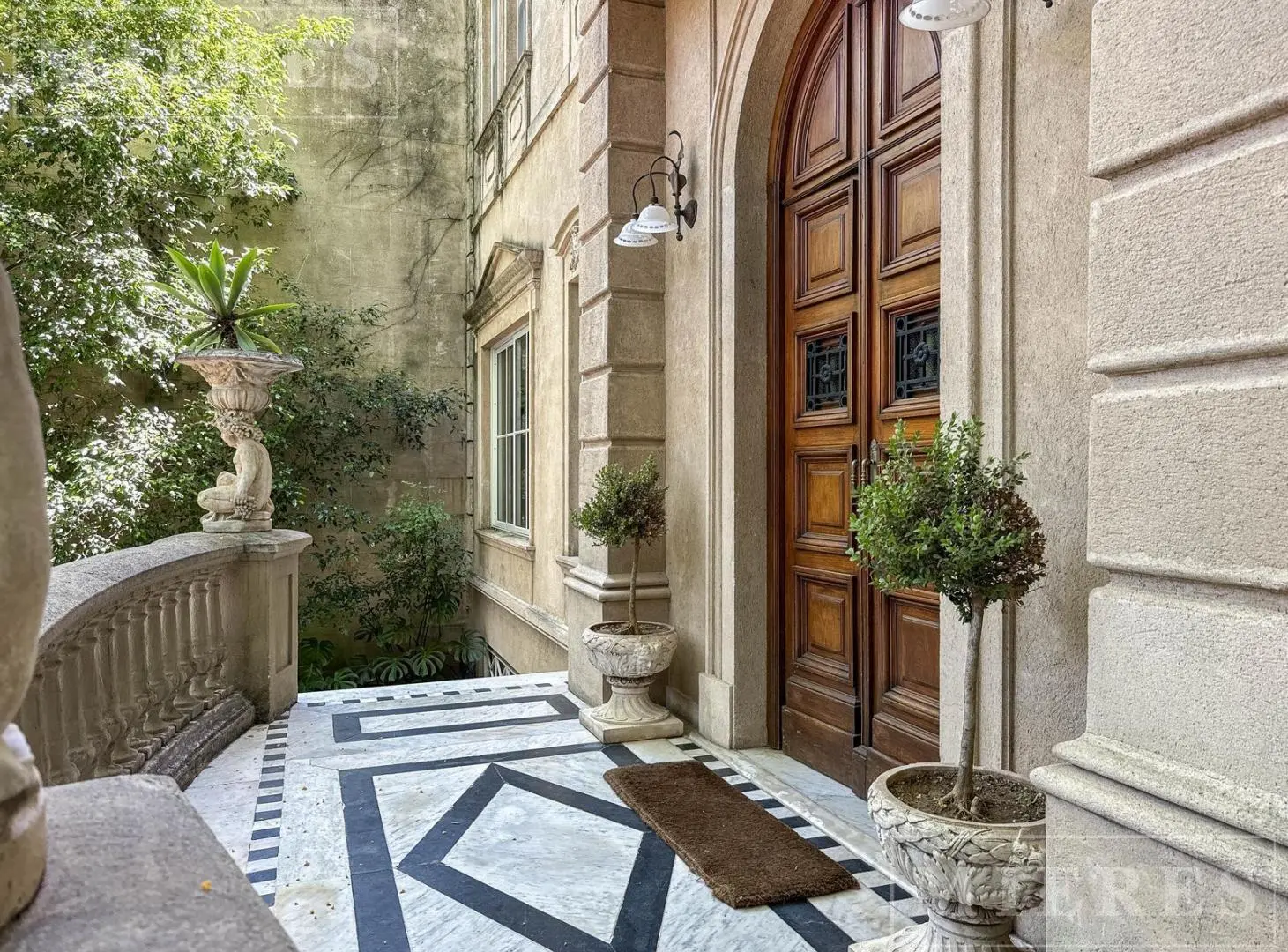 Exclusiva propiedad de estilo Villa Toscana en Barrancas al rio, Punta Chica. 4