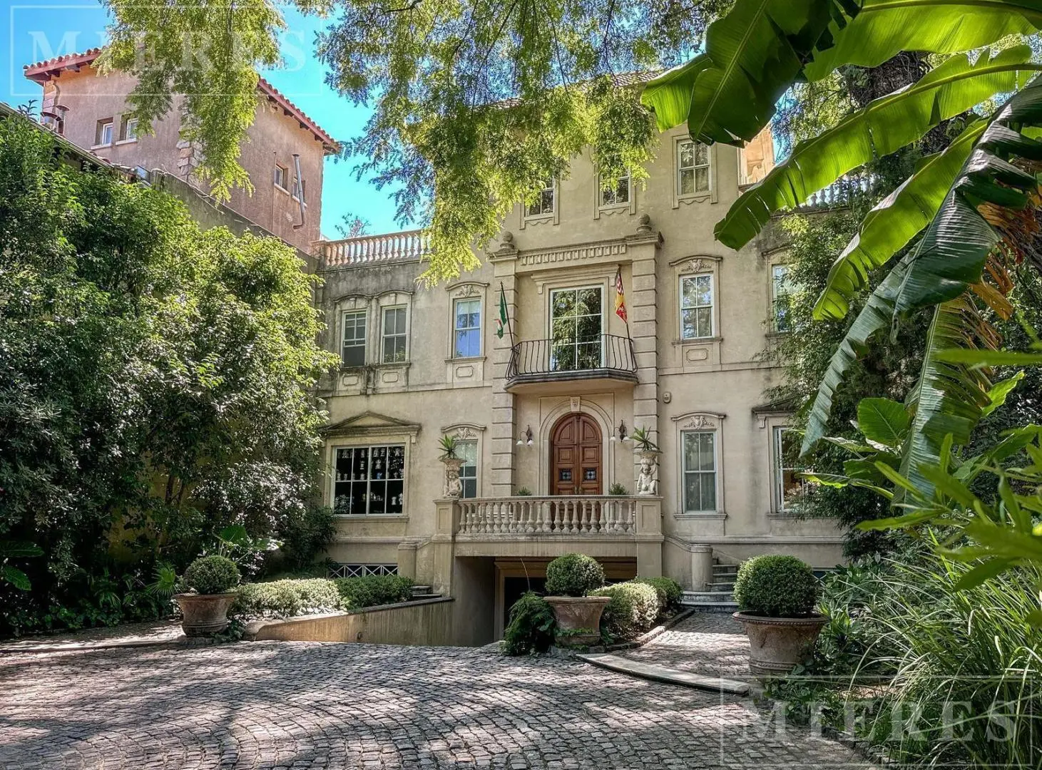Exclusiva propiedad de estilo Villa Toscana en Barrancas al rio, Punta Chica. 3
