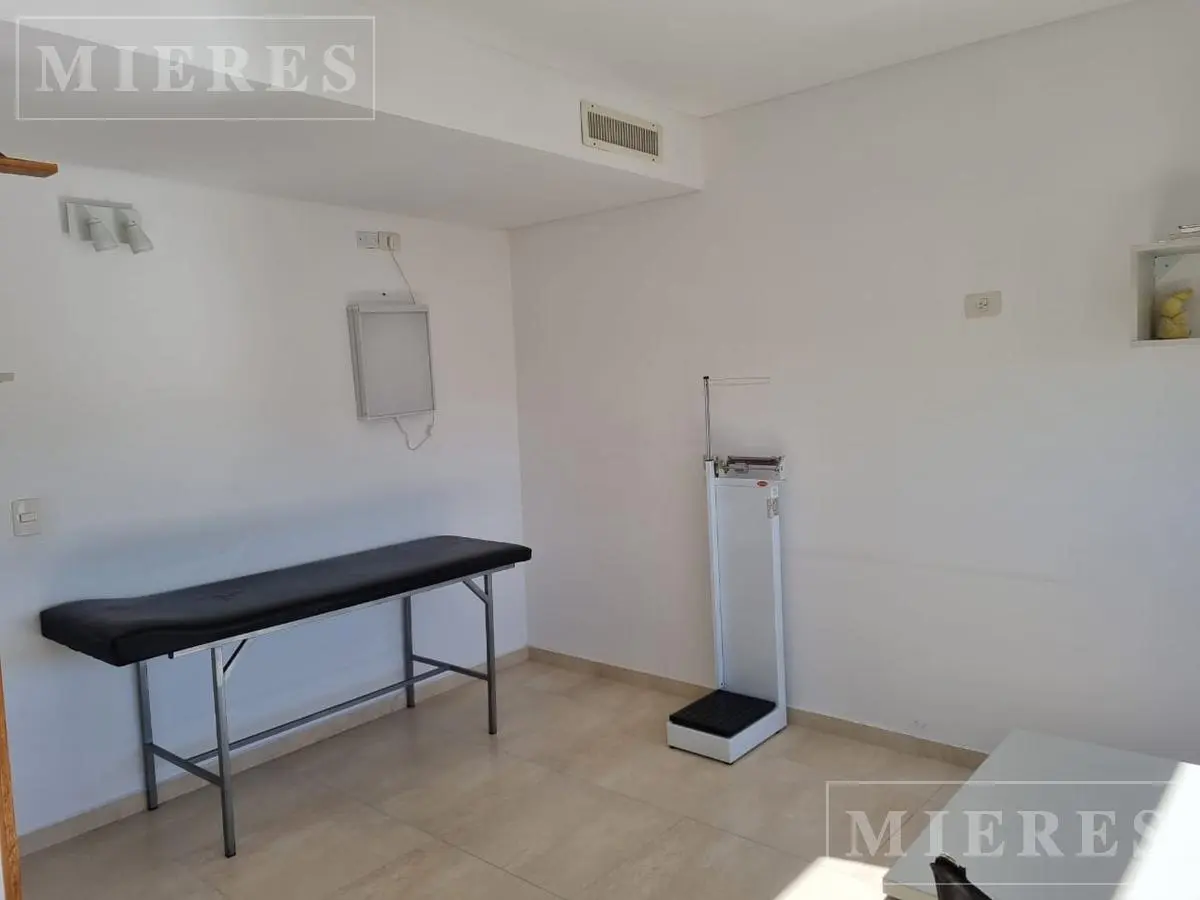 Consultorio Medico a la Venta en Lirios del Talar 5