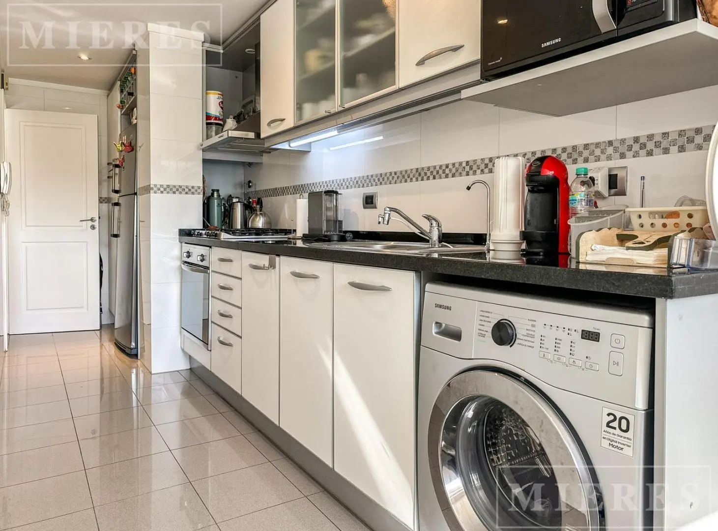 Excelente departamento al contrafrente en edificio Da Vinci, en venta 8