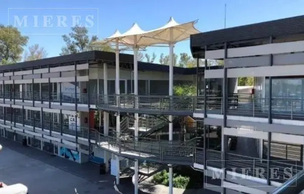 Excelente Oficina ala Venta de 55 m2 en Calle Verdi, Pilar 1