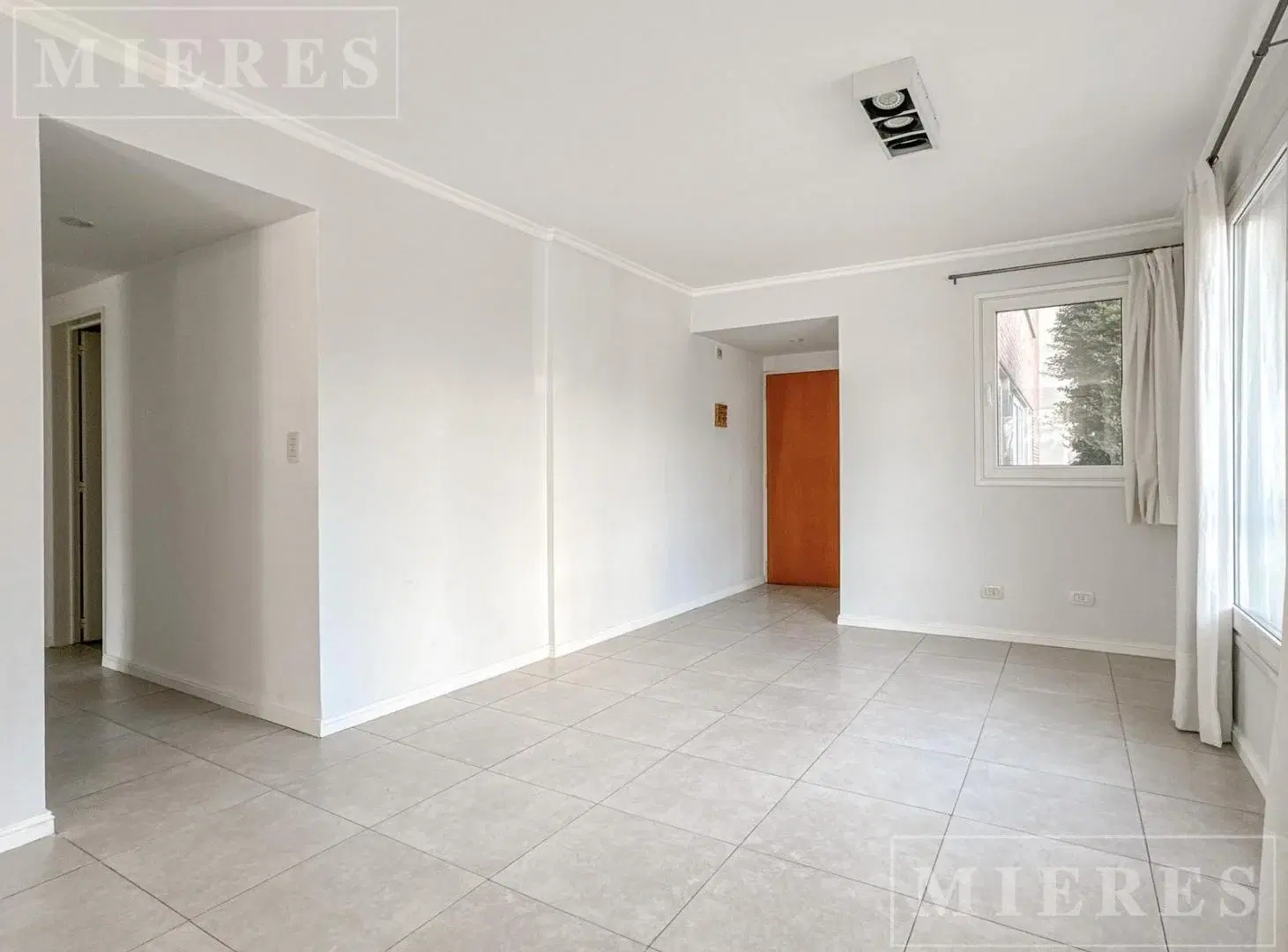 Departamento  de 3 ambientes en alquiler en Santa Catalina. 3