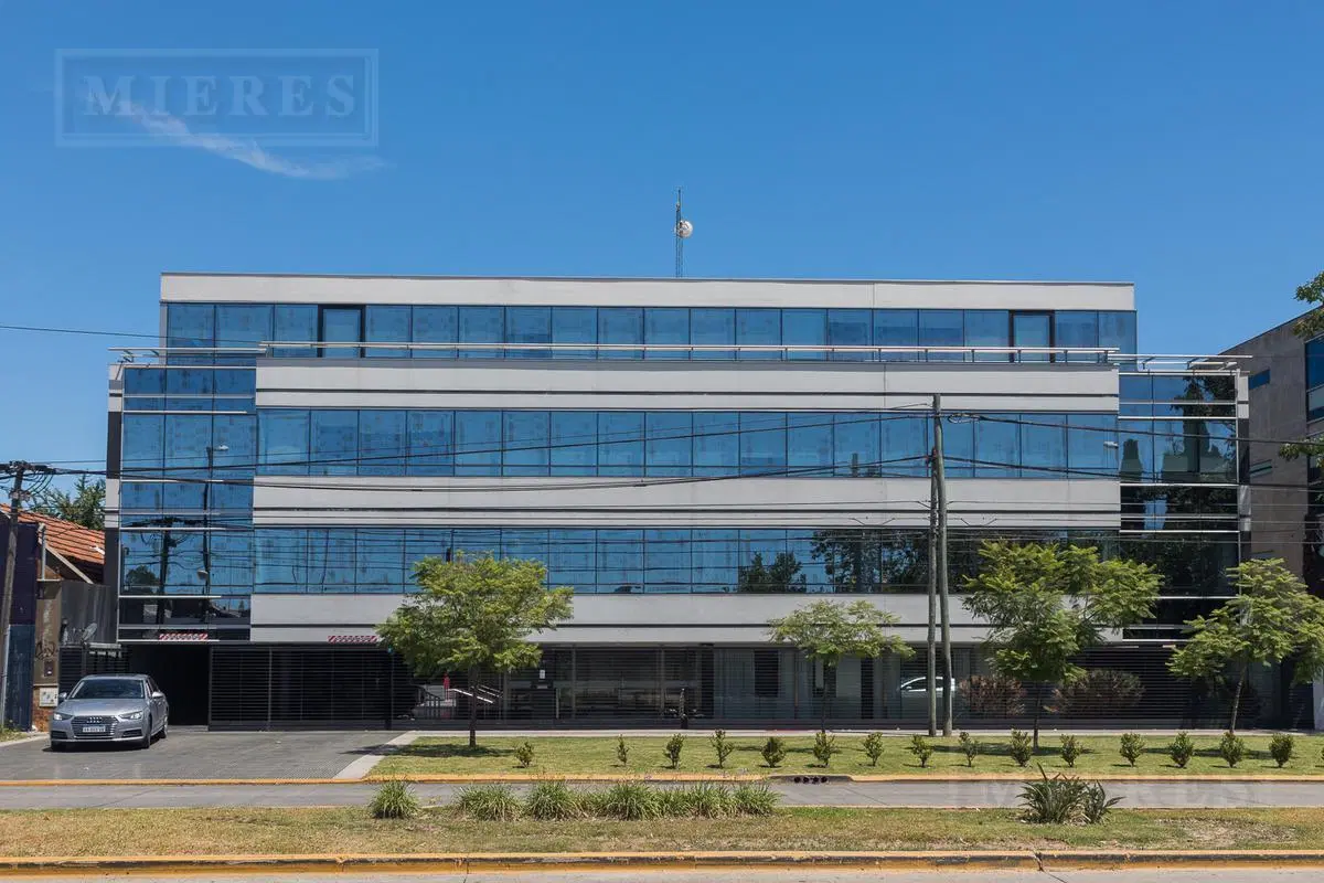 Oficina de 163 m2 en Alquiler - San Isidro 4