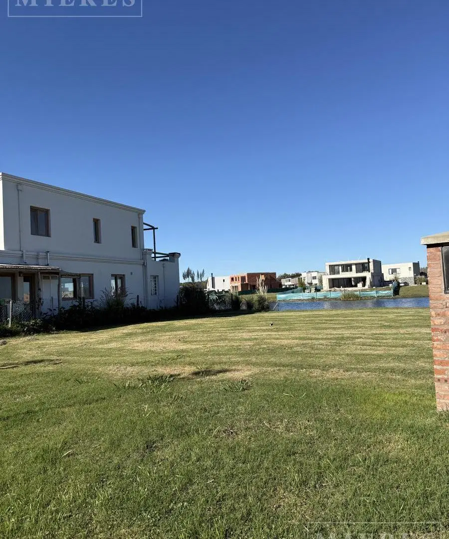 Lote al agua a la venta en Santa Ana, Villanueva 2
