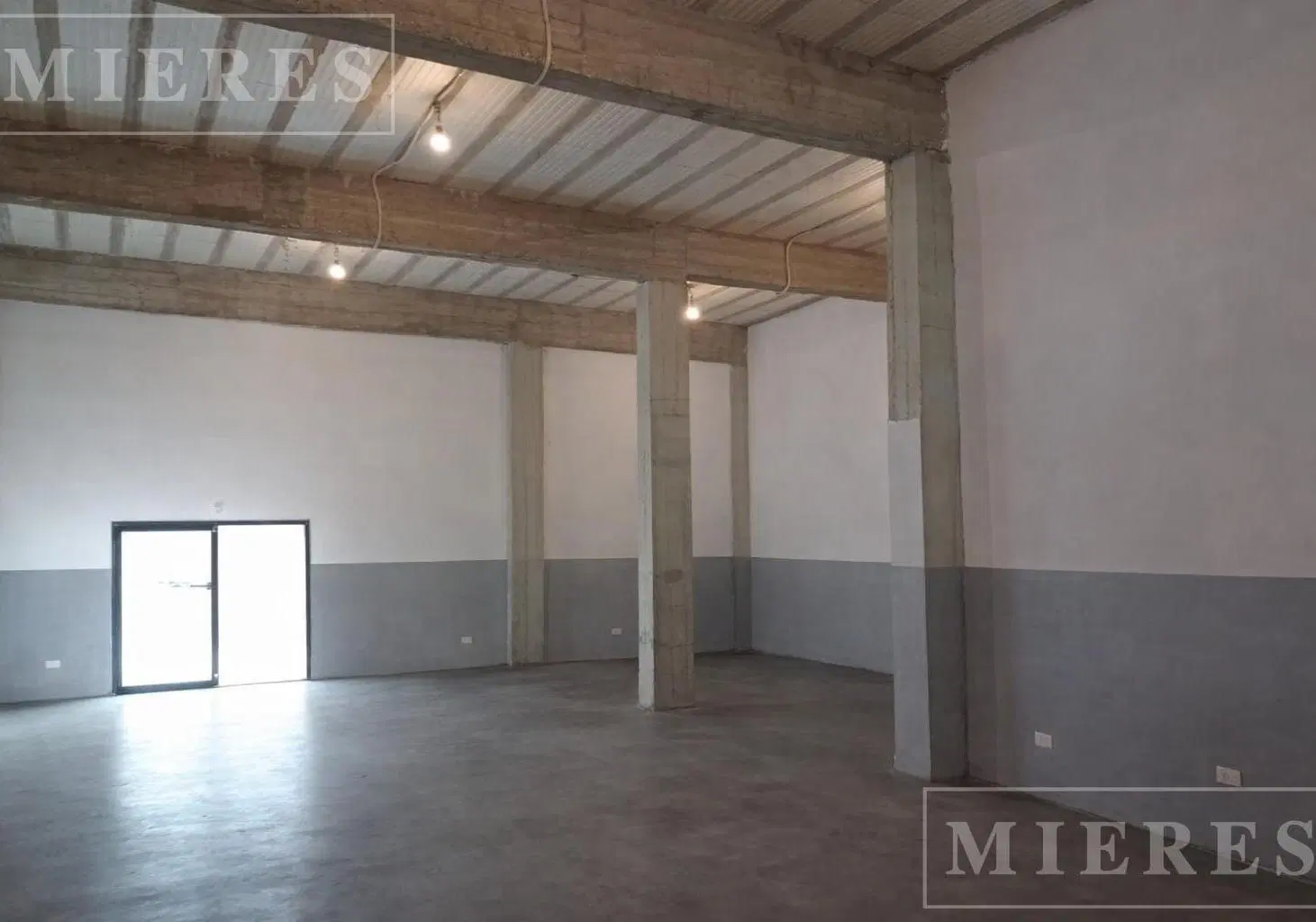 Deposito/local en Venta sobre colectora oeste ramal escobar 2