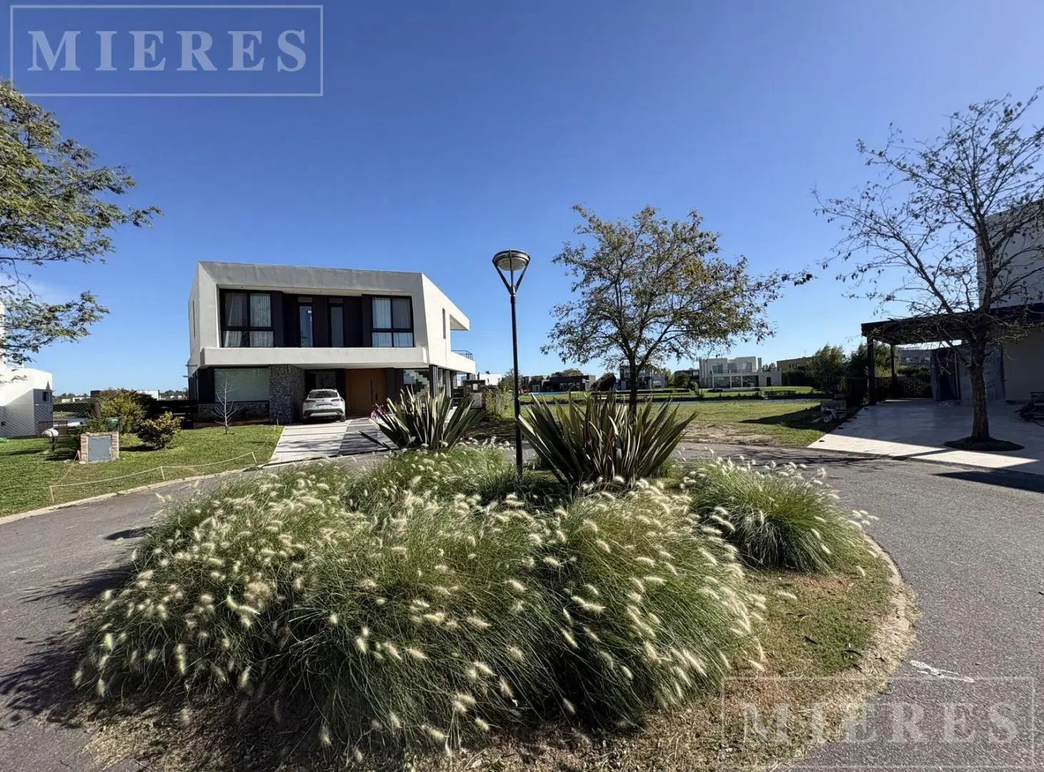 Lote a la laguna en venta en El Cantón Barrio Norte 5
