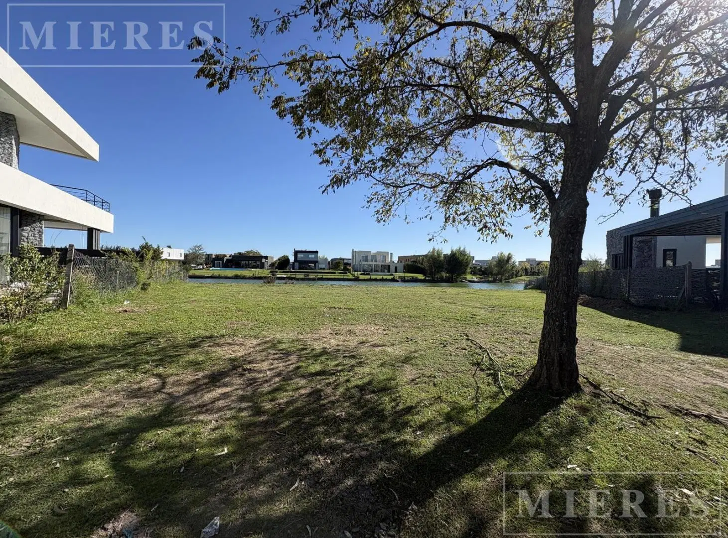 Lote a la laguna en venta en El Cantón Barrio Norte 2