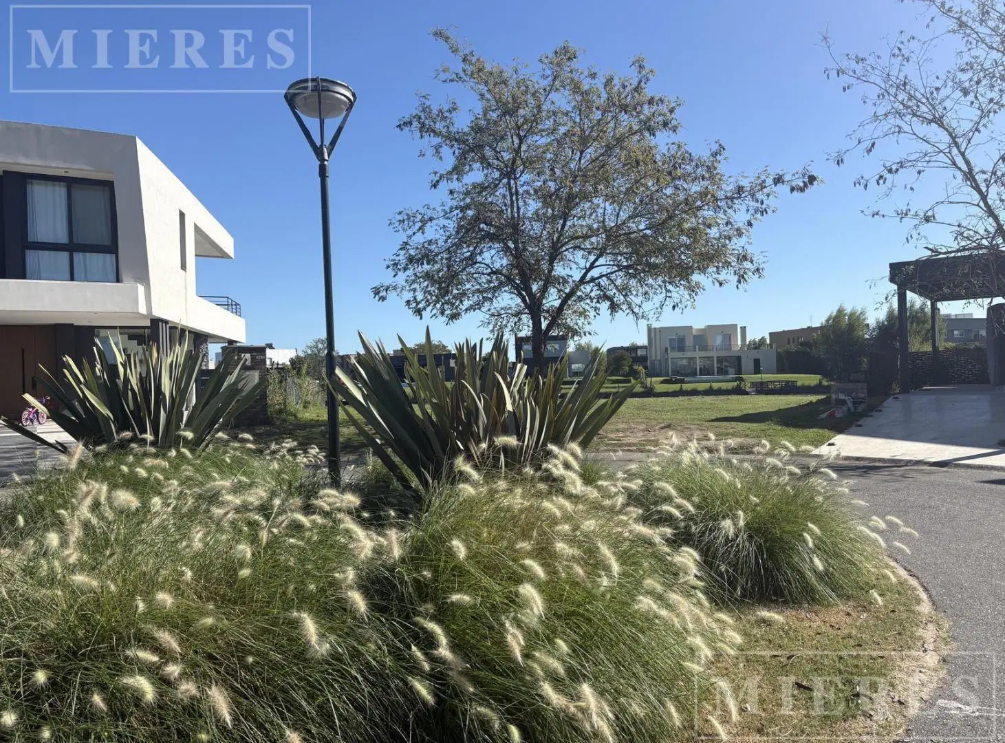 Lote a la laguna en venta en El Cantón Barrio Norte 8
