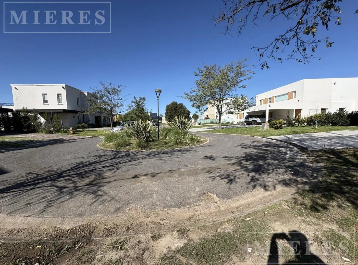 Lote a la laguna en venta en El Cantón Barrio Norte 3