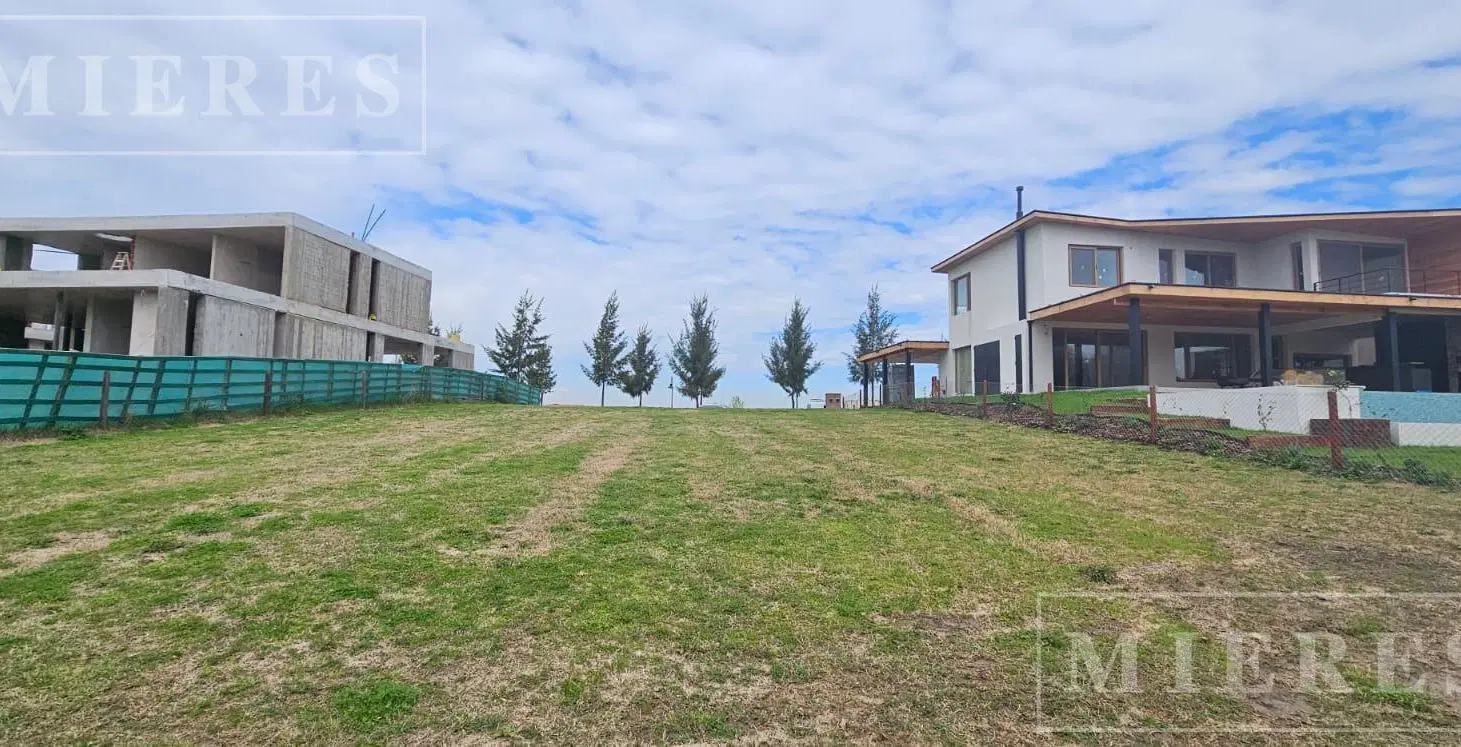 Lote en venta al Río en El Naudir Escobar 3