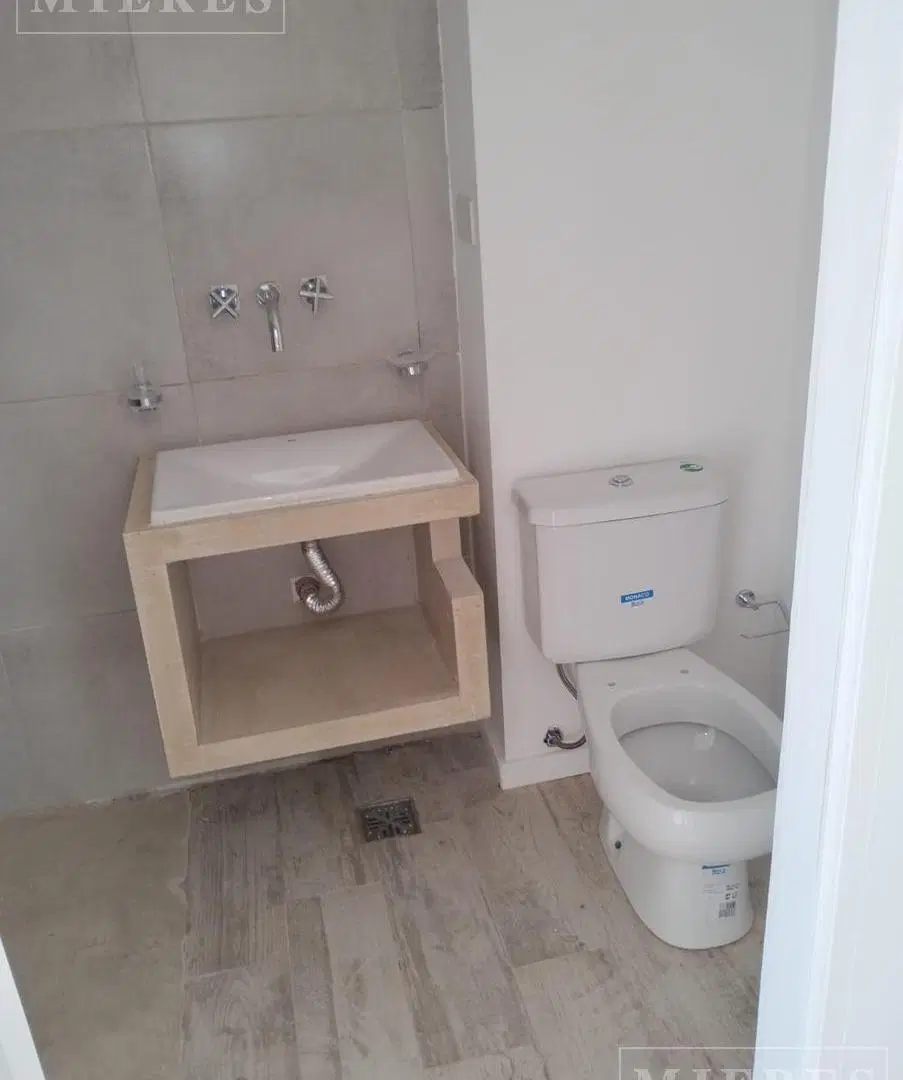 Depto. de 2 ambientes en alquiler en Delta Center! 5