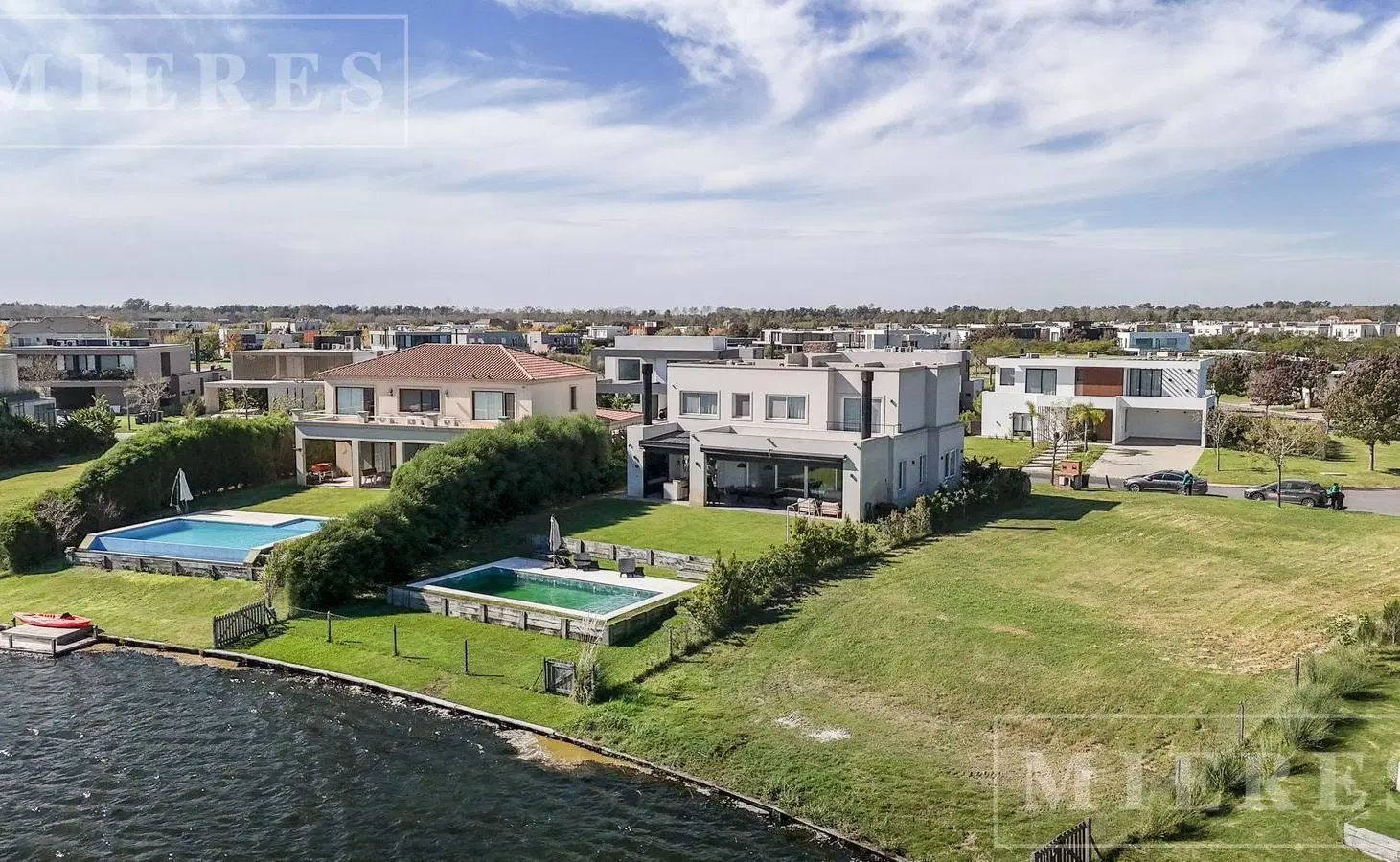 casa en venta en Puertos Muelles, a la laguna 4