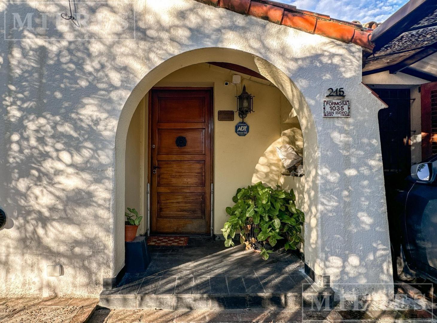 Casa con gran potencial en venta en San Isidro.