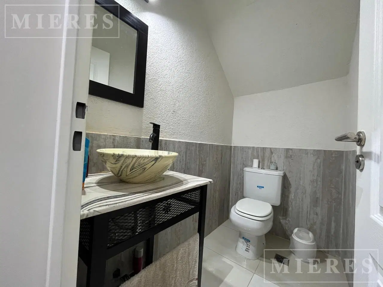 Casa en venta  en San sebastián área 8 a la Laguna 5