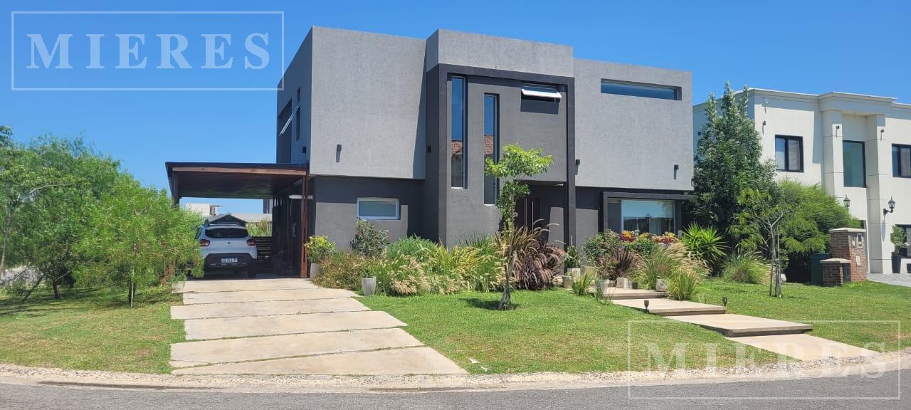 Casa en venta area 7 San Sebastian
