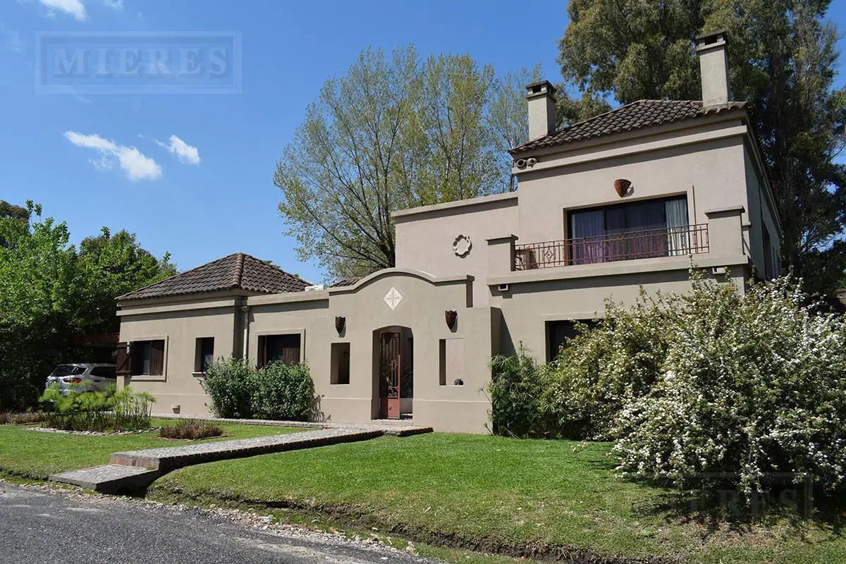 Casa en venta en Las Beatrices 2