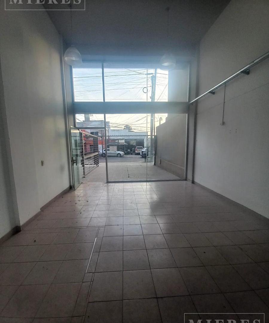 Excelente Local a la venta de 170 m2 en Pilar