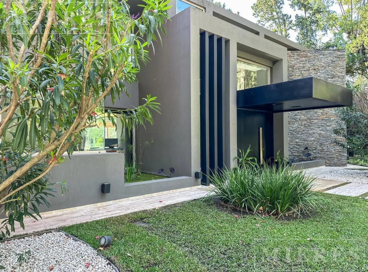 Excelente casa en alquiler en Highland Park 2