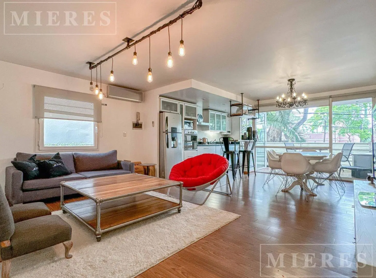 Impecable departamento de 2 ambientes amplio en plena Av. Libertador en venta 4