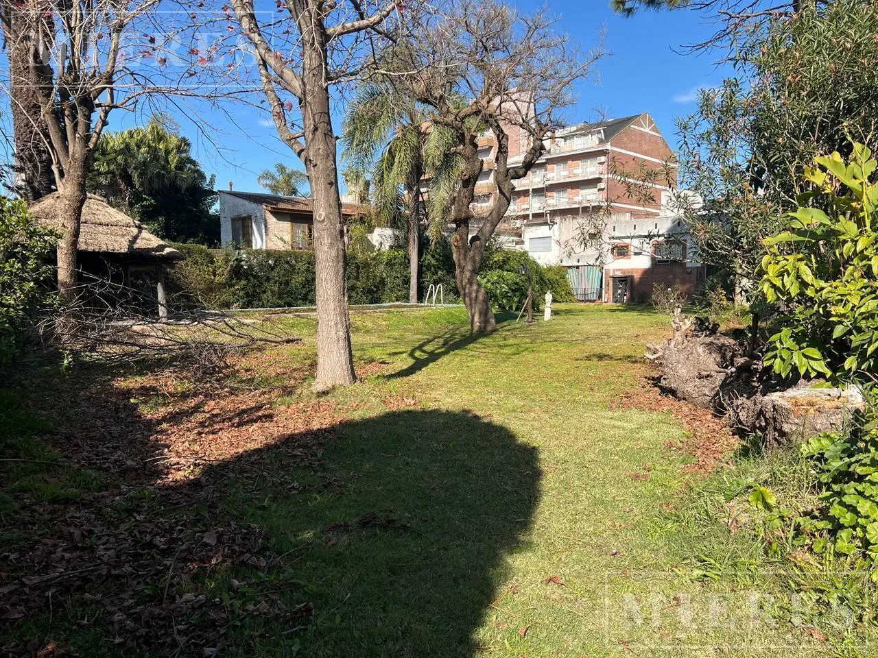 Muy buen lote en venta en la calle Chacabuco! 3