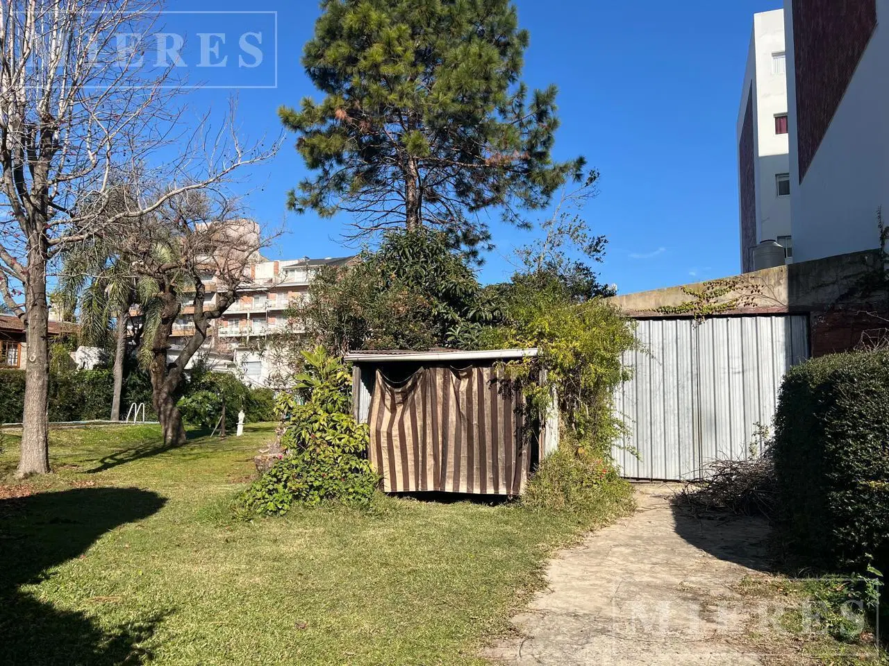 Muy buen lote en venta en la calle Chacabuco! 2