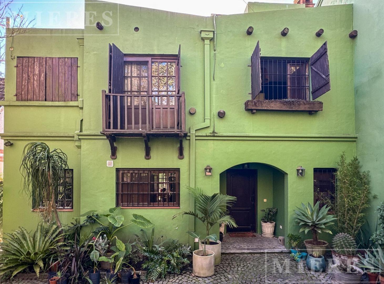 Gran casa de 5 ambientes ubicada en el tradicional Barrio Pagliettini, en Victoria en venta