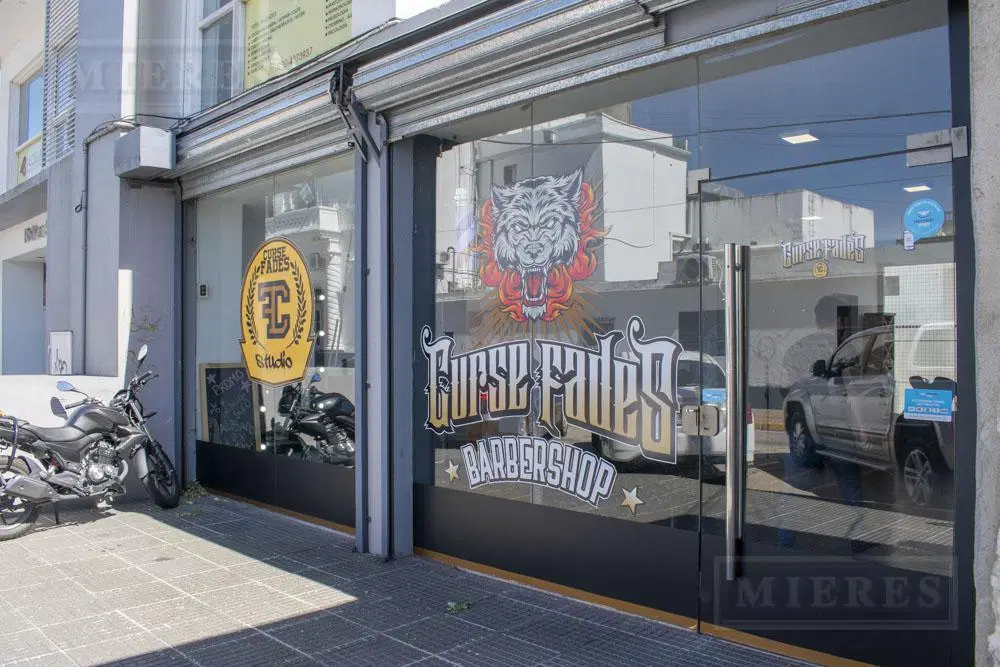 Local calle Bolivar al 500 en Pilar centro Venta con Renta 4
