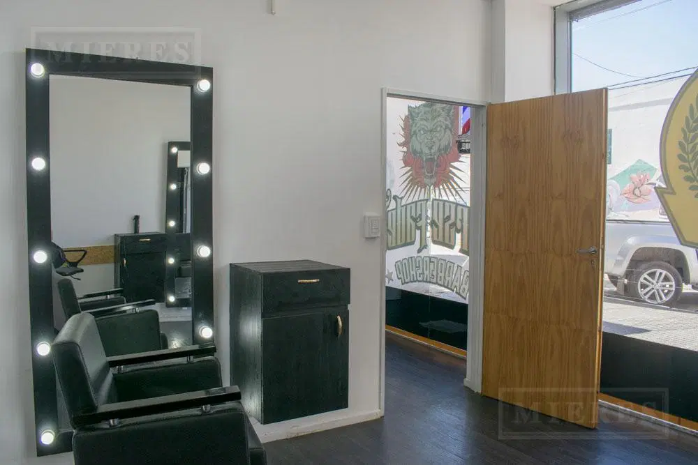 Local calle Bolivar al 500 en Pilar centro Venta con Renta 3
