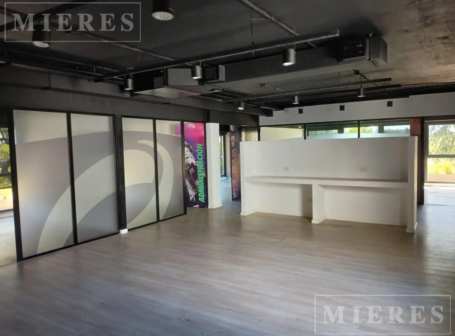 Oficinas en Alquiler de 600 m2 en  Denedetti y Panamericana  Olivos 4