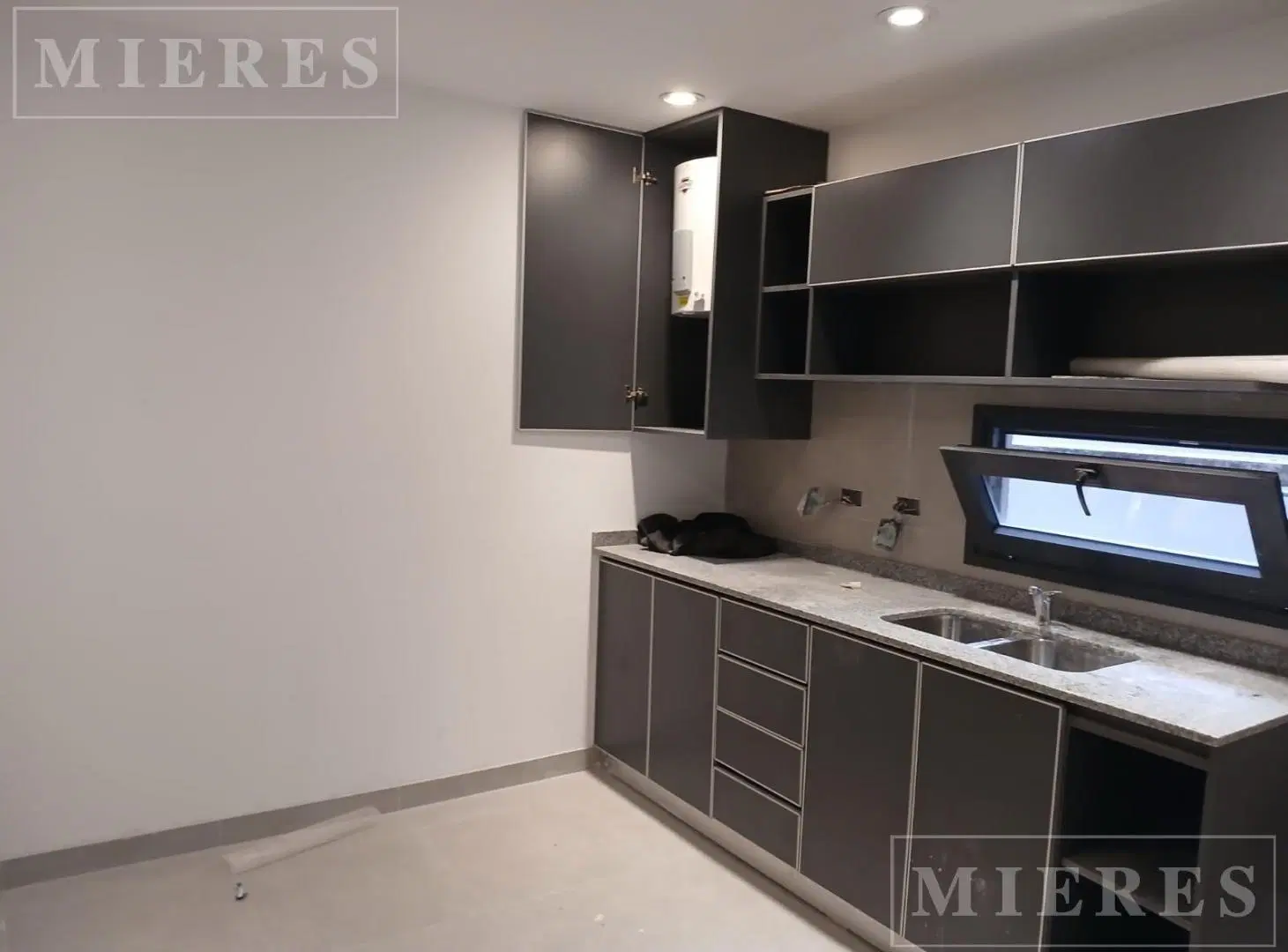 Oficinas en Alquiler de 600 m2 en  Denedetti y Panamericana  Olivos 5