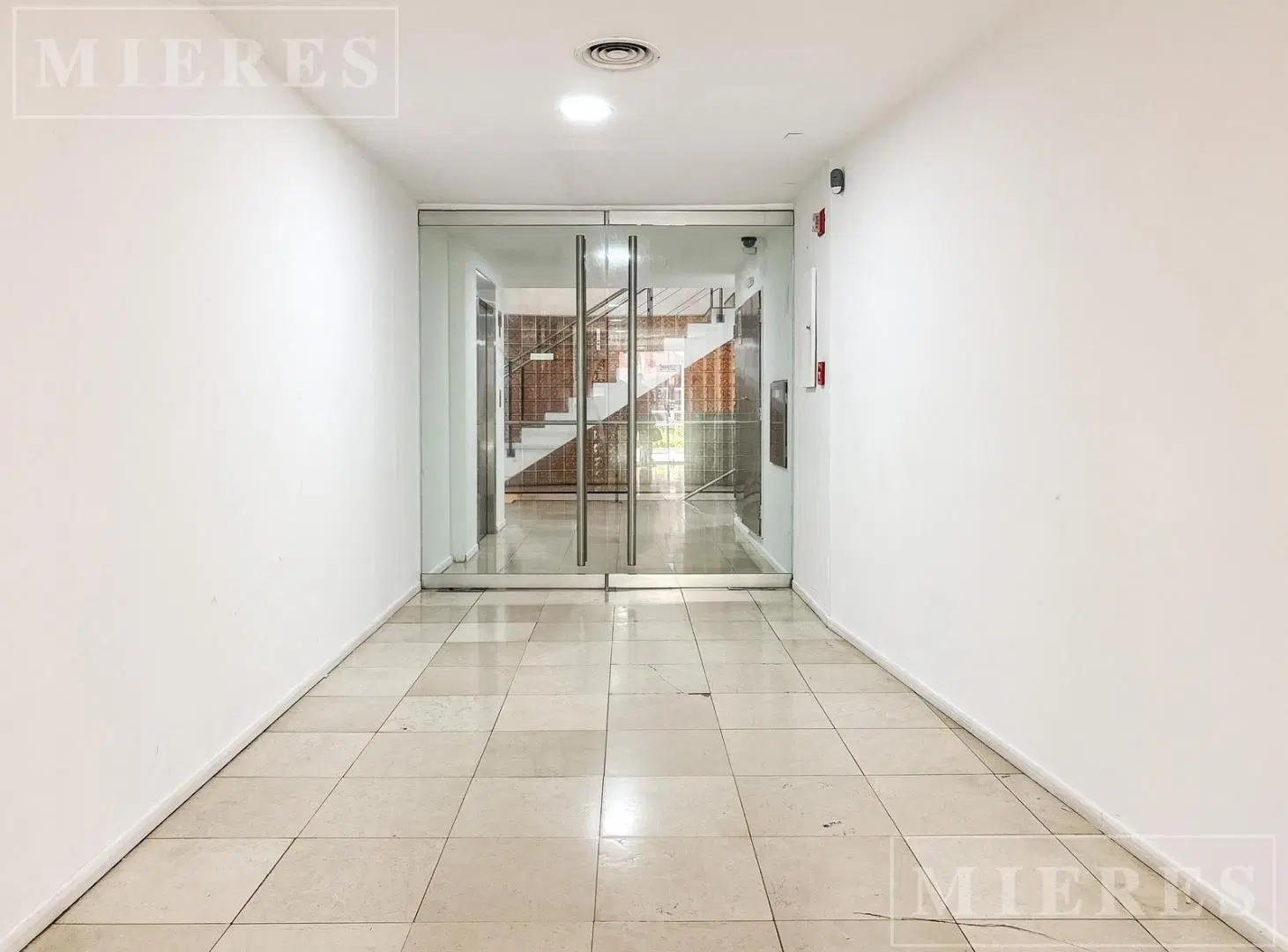 Oficina de 116 m² en Venta en el 2do.Piso - Lomas de San Isidro 3